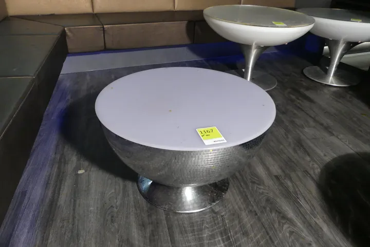 Diskokugeltisch Maße in cm ca. ø70 cm Durchmesser